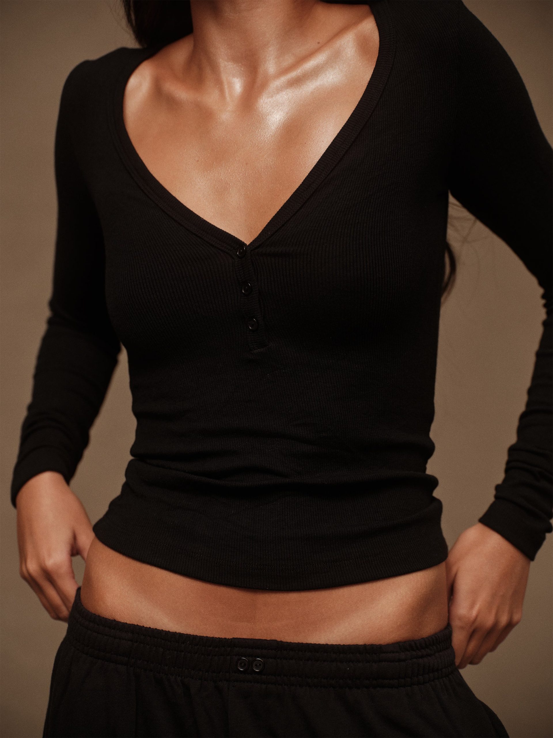 RIBBED MODAL BODY HENLEY - ONYX - Image 2